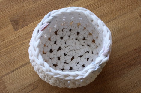 white_basket_inside